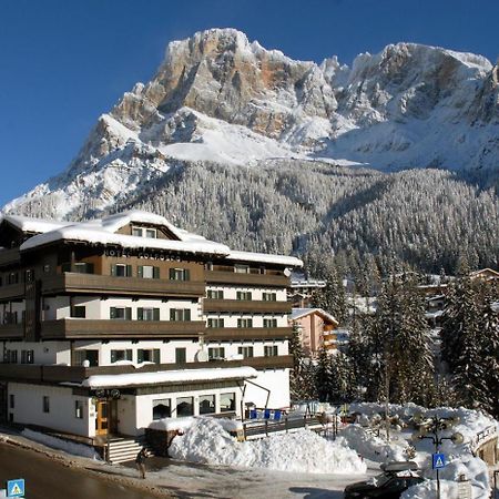 Hotel Colfosco Сан-Мартіно-ді-Кастроцца Екстер'єр фото