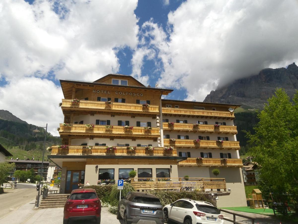 Hotel Colfosco Сан-Мартіно-ді-Кастроцца Екстер'єр фото