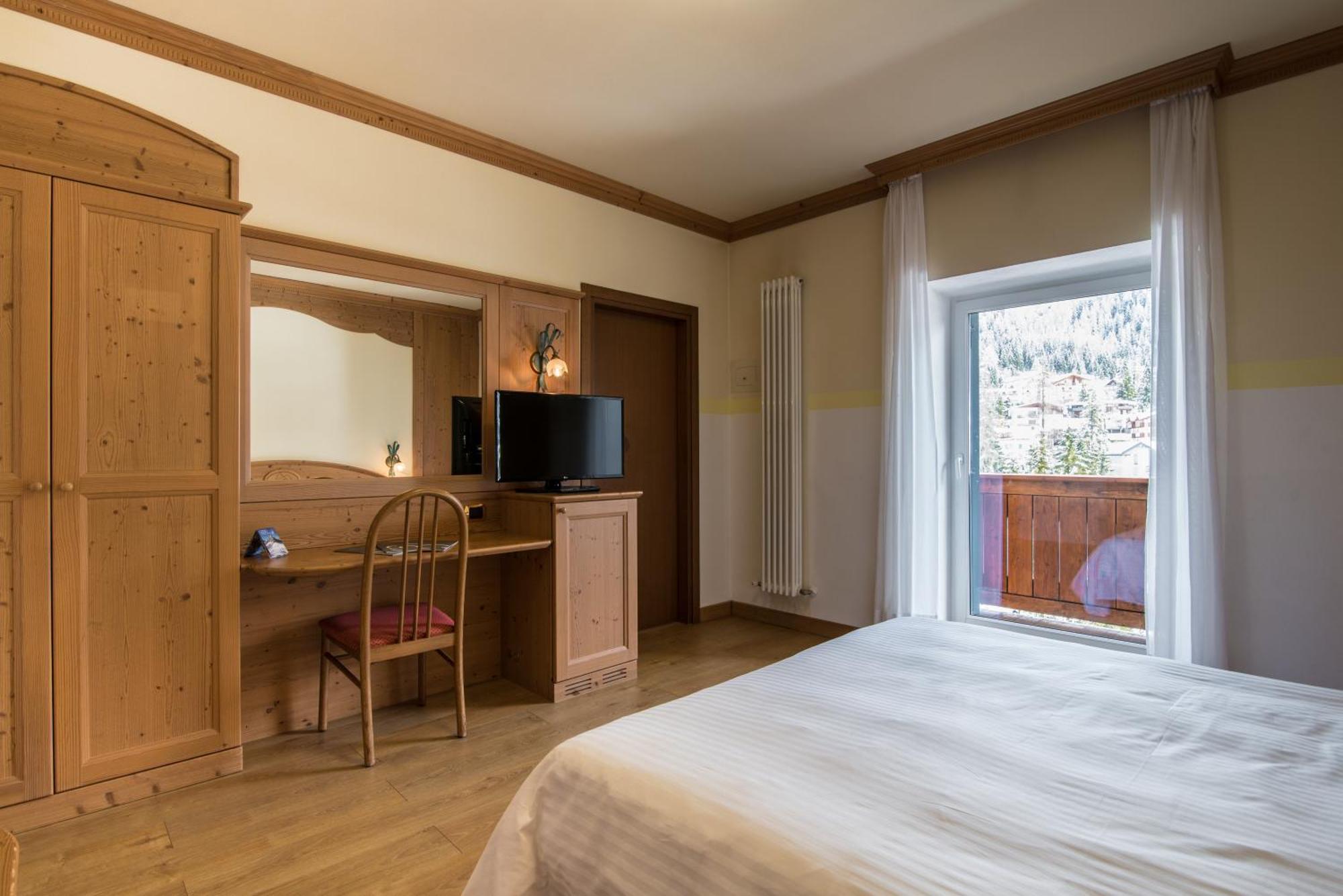 Hotel Colfosco Сан-Мартіно-ді-Кастроцца Номер фото
