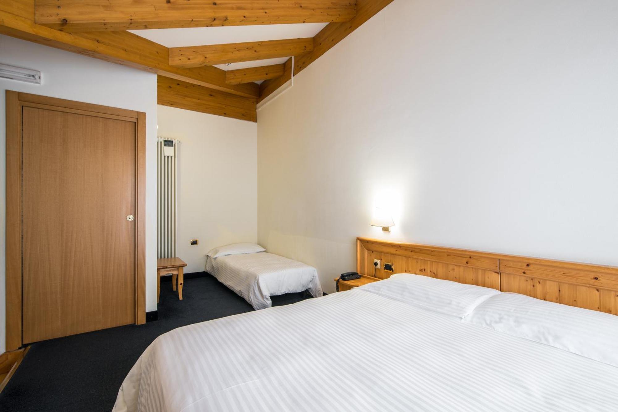 Hotel Colfosco Сан-Мартіно-ді-Кастроцца Номер фото