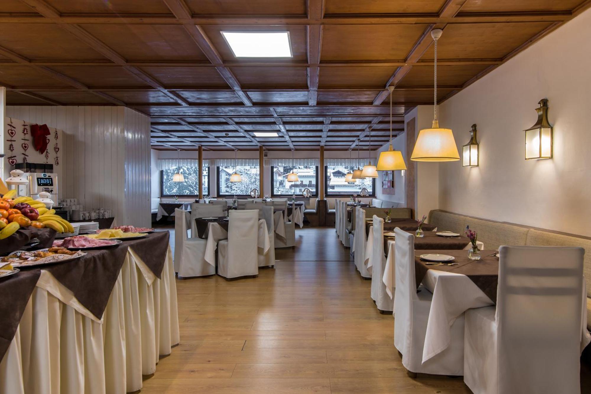 Hotel Colfosco Сан-Мартіно-ді-Кастроцца Екстер'єр фото