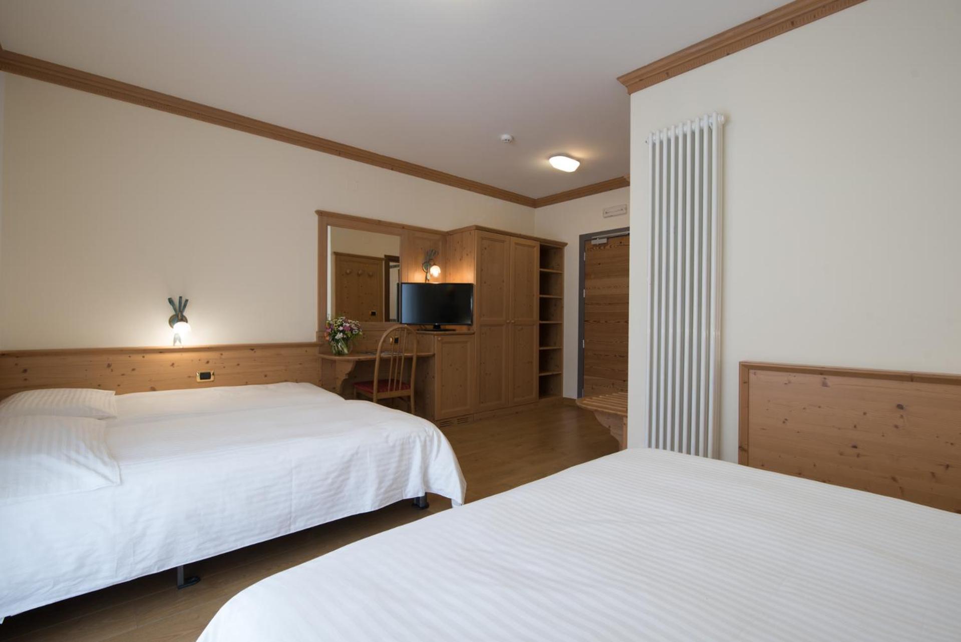 Hotel Colfosco Сан-Мартіно-ді-Кастроцца Екстер'єр фото