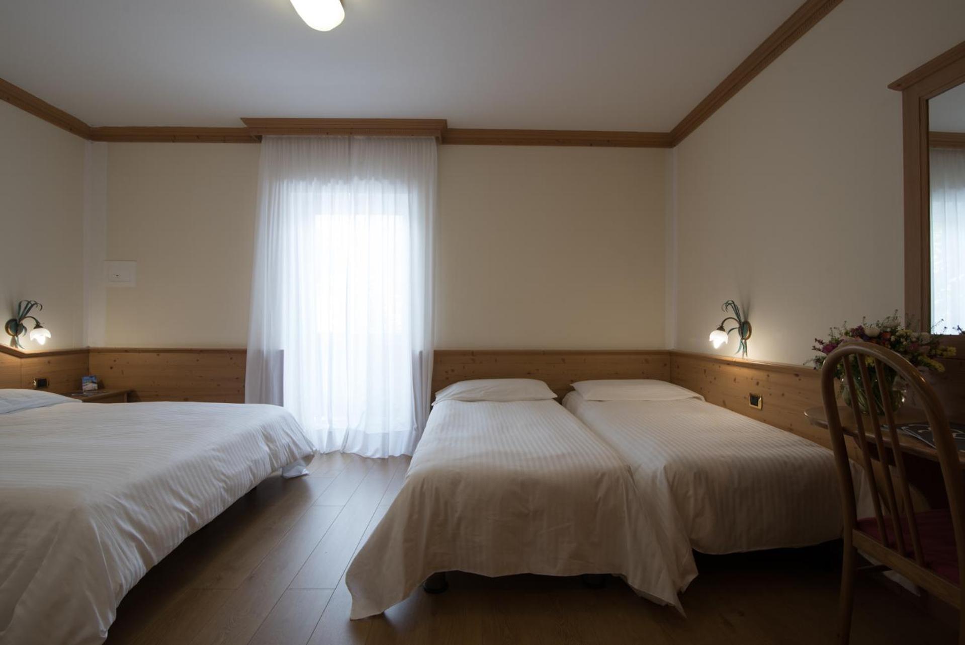 Hotel Colfosco Сан-Мартіно-ді-Кастроцца Екстер'єр фото