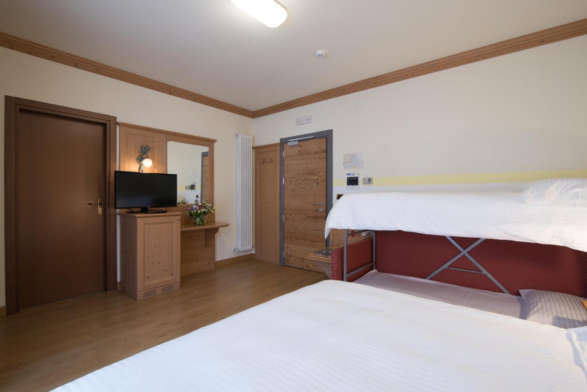 Hotel Colfosco Сан-Мартіно-ді-Кастроцца Екстер'єр фото