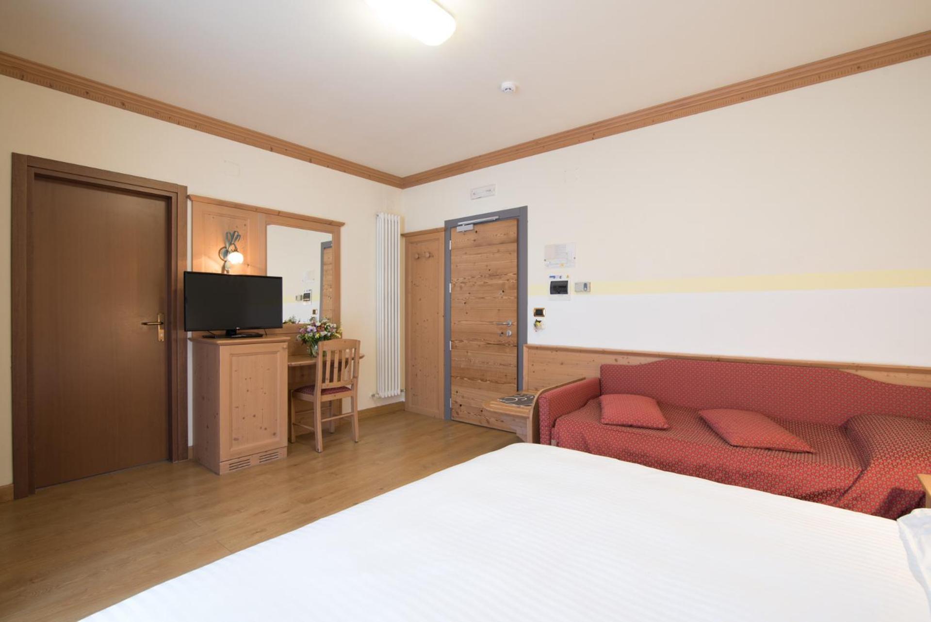Hotel Colfosco Сан-Мартіно-ді-Кастроцца Екстер'єр фото